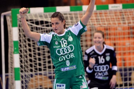 Eduardo Amorim is the World Handball Female Player of the Decade