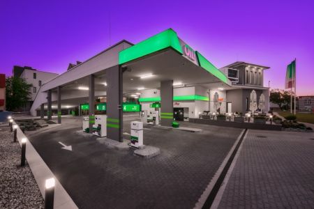 Discounts for season ticket holders at OIL service stations